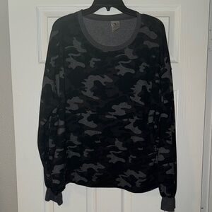 Athletic Works Black and Gray Crew Neck Sweater Camouflage Pattern